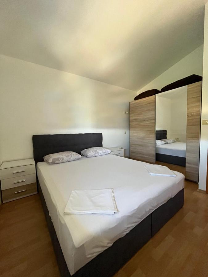 Oasis Of Peace Apartment Оміш Екстер'єр фото
