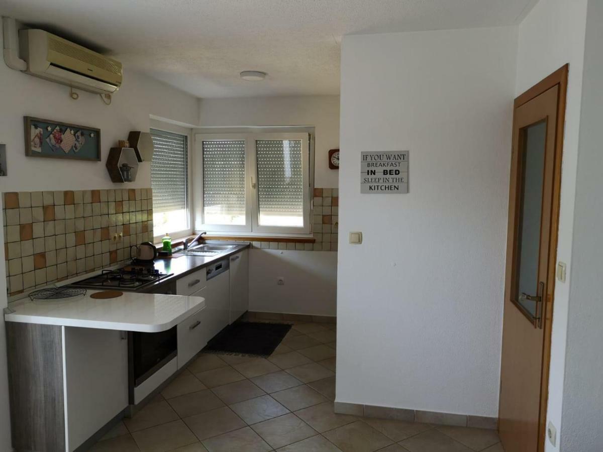 Oasis Of Peace Apartment Оміш Екстер'єр фото